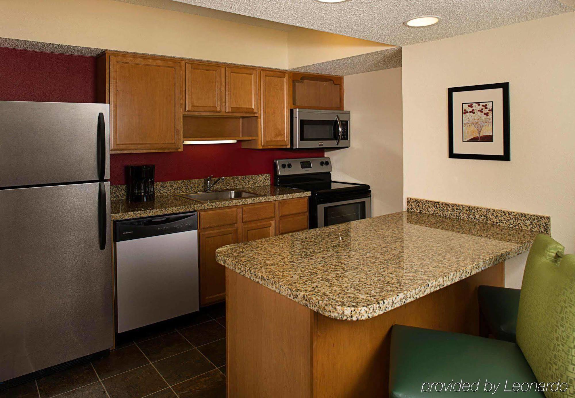 Richmond West End Hotel 3*